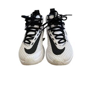 Nike ~ Zoom Rize ~ White and Black ~ size 5.5Y
